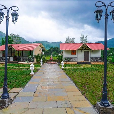 Ninad Homestays Karjat Exteriör bild