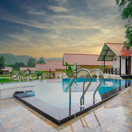 Ninad Homestays Karjat Exteriör bild