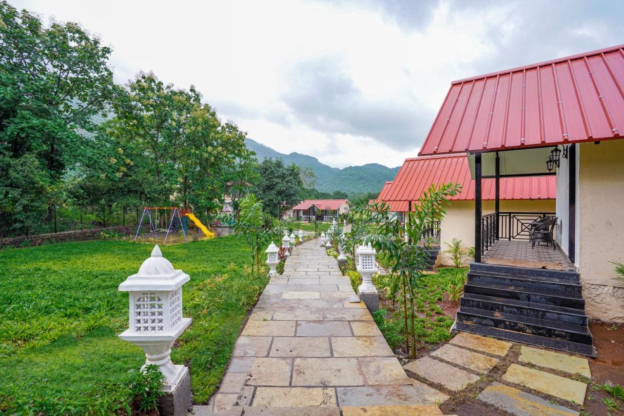 Ninad Homestays Karjat Exteriör bild