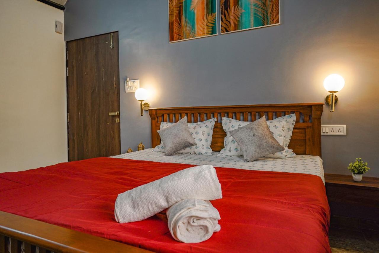 Ninad Homestays Karjat Exteriör bild
