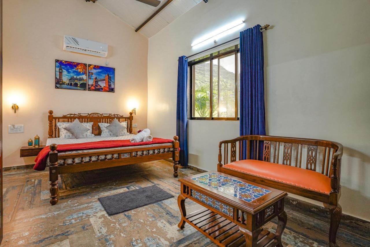 Ninad Homestays Karjat Exteriör bild