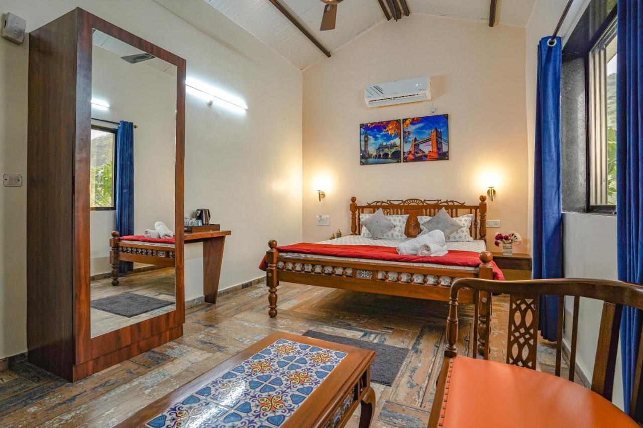 Ninad Homestays Karjat Exteriör bild