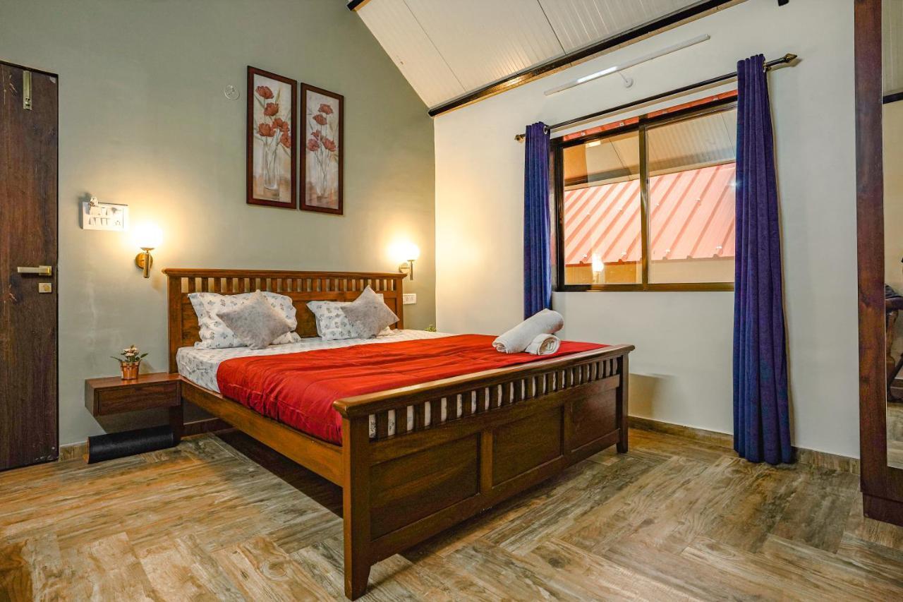 Ninad Homestays Karjat Exteriör bild