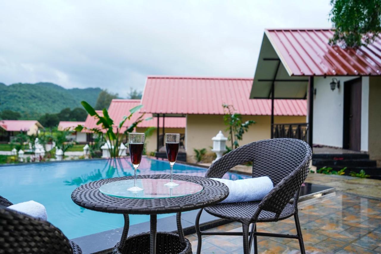 Ninad Homestays Karjat Exteriör bild