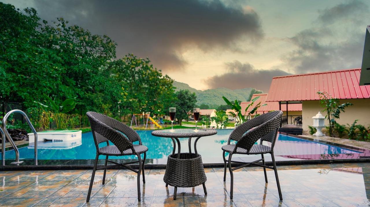 Ninad Homestays Karjat Exteriör bild