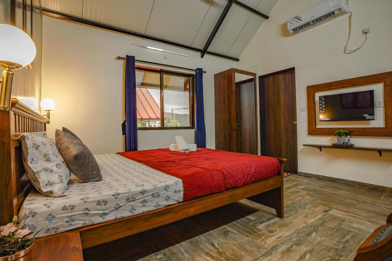 Ninad Homestays Karjat Exteriör bild
