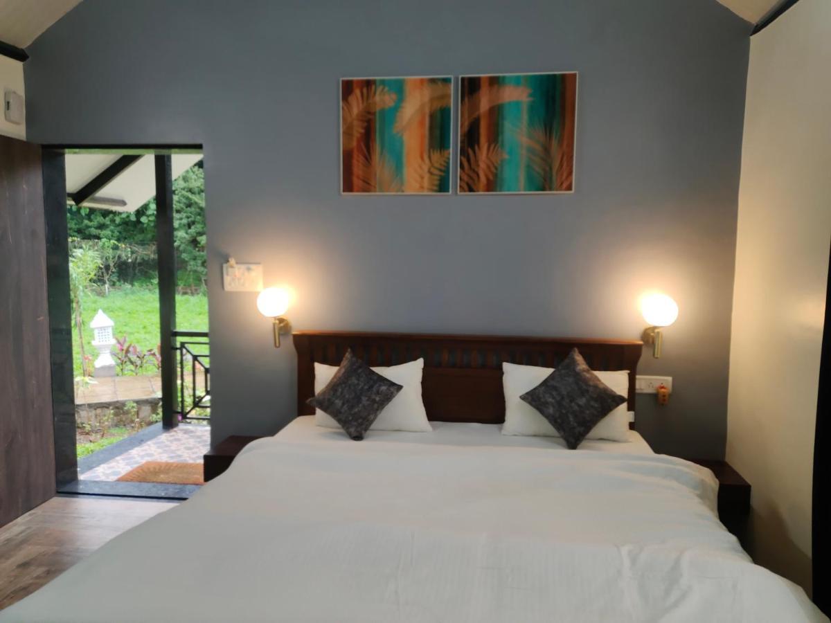 Ninad Homestays Karjat Exteriör bild