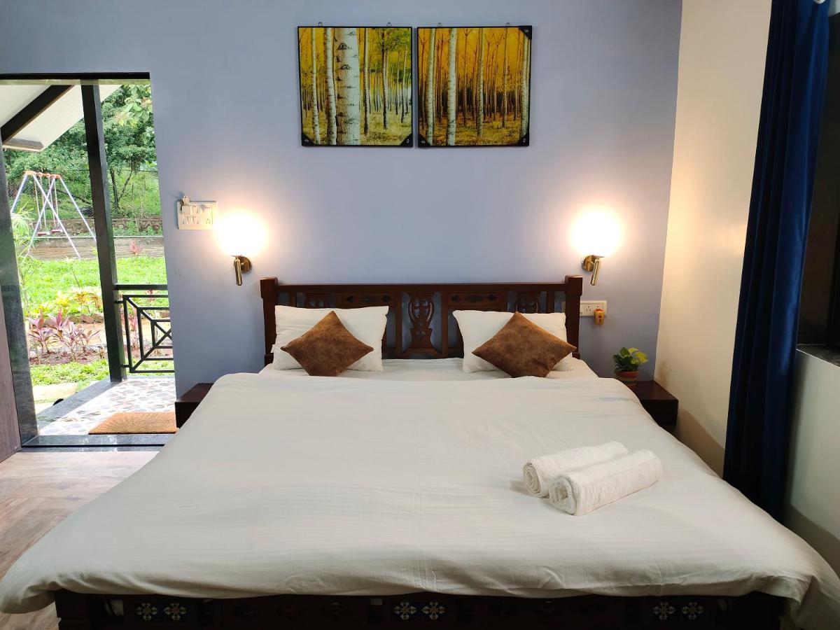 Ninad Homestays Karjat Exteriör bild